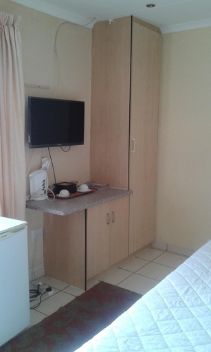 Bedroom 2, ASDA Guest House, Bojanala