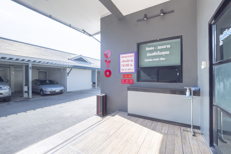 Exterior & Views 2, OYO 75382 Chonburi Hotel, Muang Chon Buri