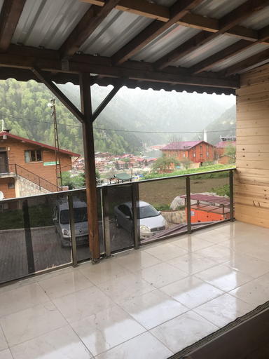 Balcony 4, Es Suite, Çaykara