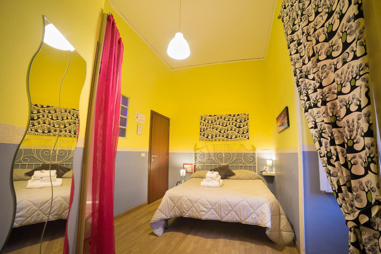 Bedroom 5, Le 4 Stagioni Dante H Napoli Centro by ClaPa Group Dislocated Hospitality, Napoli