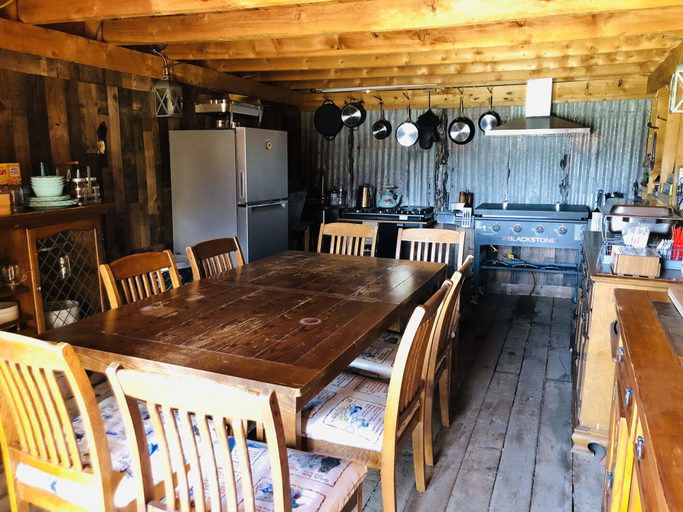 Food & Drinks 4, Wrangell Mountain Lodge, Valdez-Cordova