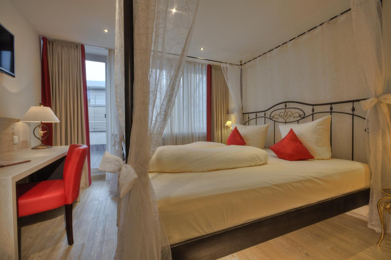 Bedroom 2, Hotel Condor, München