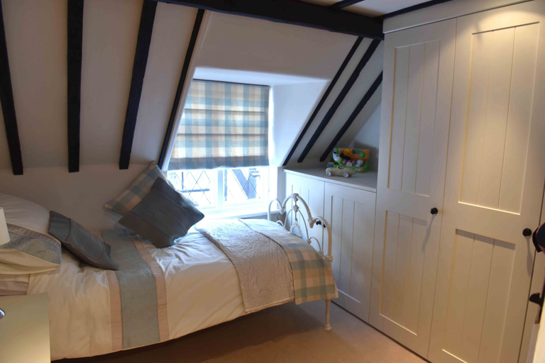 Bedroom 2, Luxury Cottage Near Windsor Castle, Slough