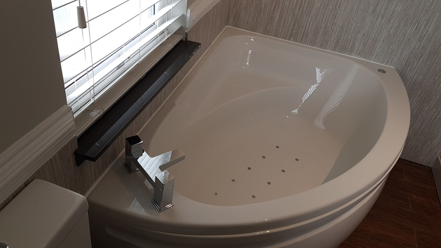 Bathroom 3, Maclean Guest House, Highland