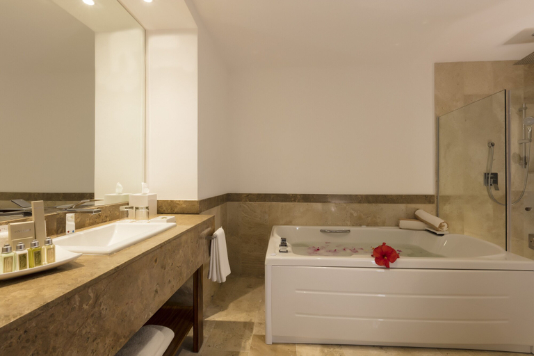 Bathroom 5, Krystal Grand Los Cabos - All inclusive, La Paz