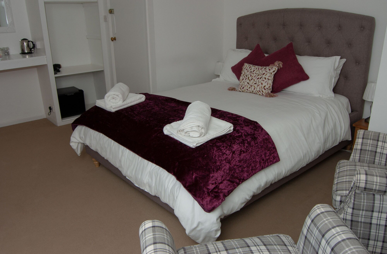Bedroom 2, Park Farmhouse, Cornwall