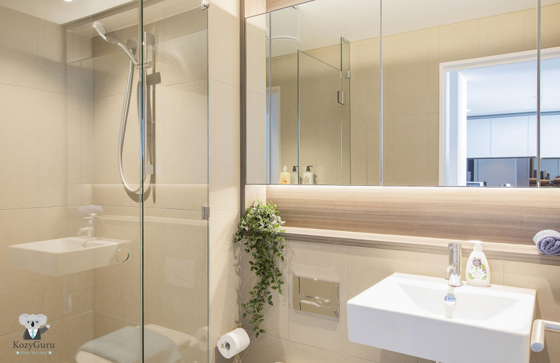 Bathroom 3, KOZYGURU Docklands Cozy Water View 1BED, Melbourne