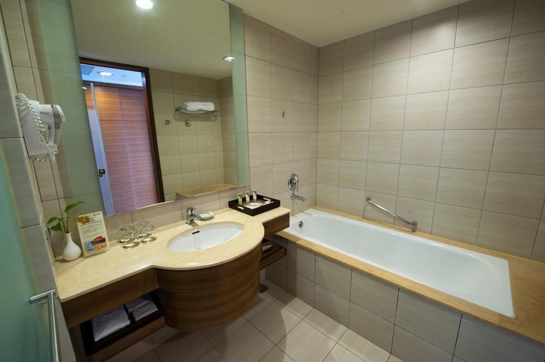 Bathroom 4, Nice Prince Hotel, Chiayi City