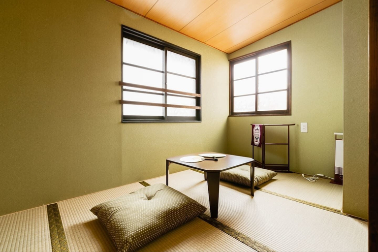 Bedroom 4, En Sagisu OF1, Osaka