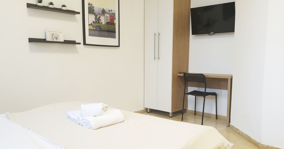 Bedroom 2, AirTLV - Ben Yehuda 68