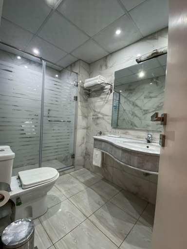 Bathroom 5, San Giovanni Stanly Hotel & Restaurant, Alexandria