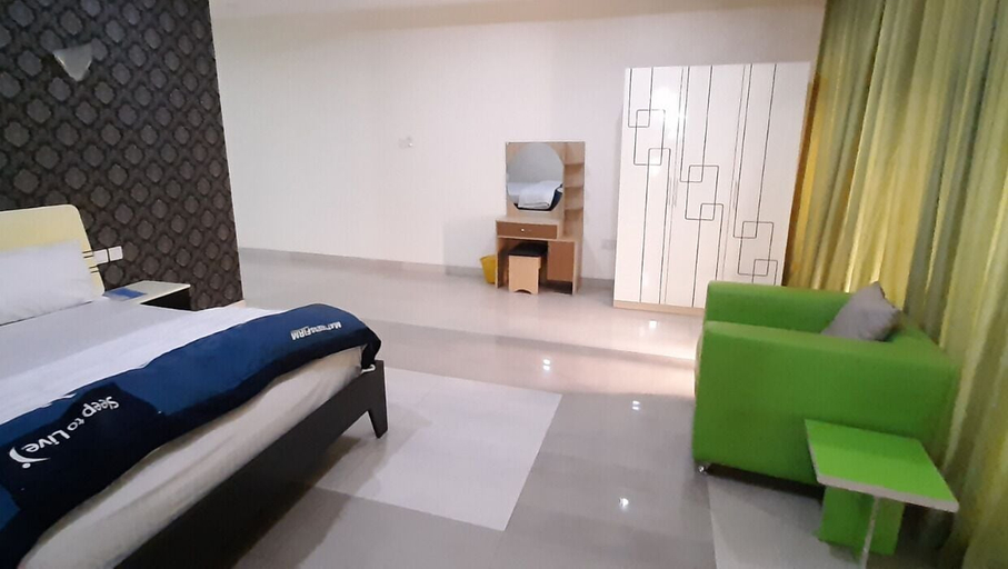 Bedroom 2, Greenwood Court Hotels & Suites, Obio/Akp