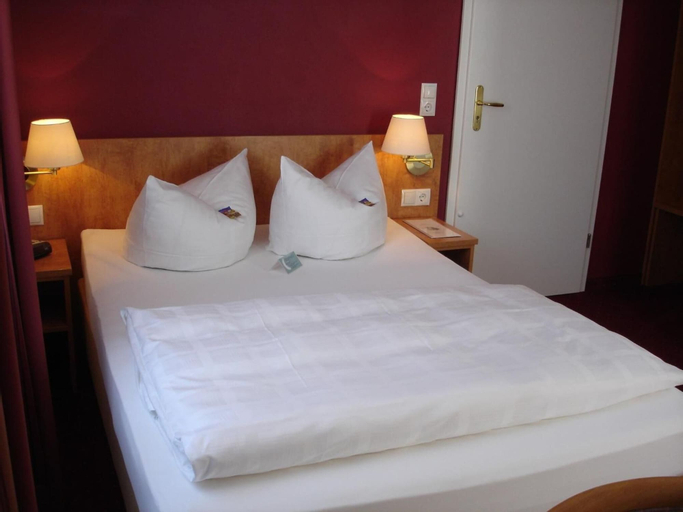Bedroom 18