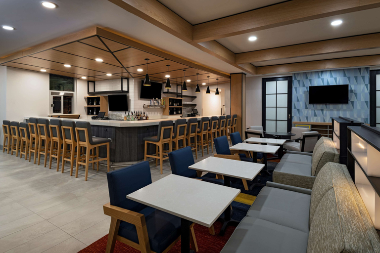 Food & Drinks, Hyatt House Carlsbad, Eddy