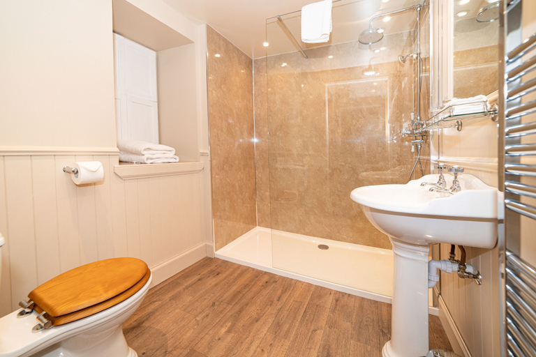 Bathroom 3, Eilean Iarmain, Highland