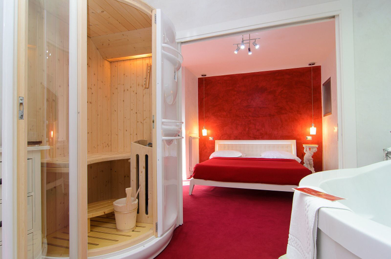 Bedroom 5, Covo degli Angioini, Napoli