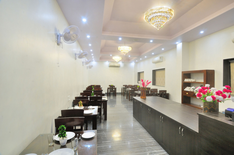 Food & Drinks 5, Trimrooms Mount Blue, Jaipur