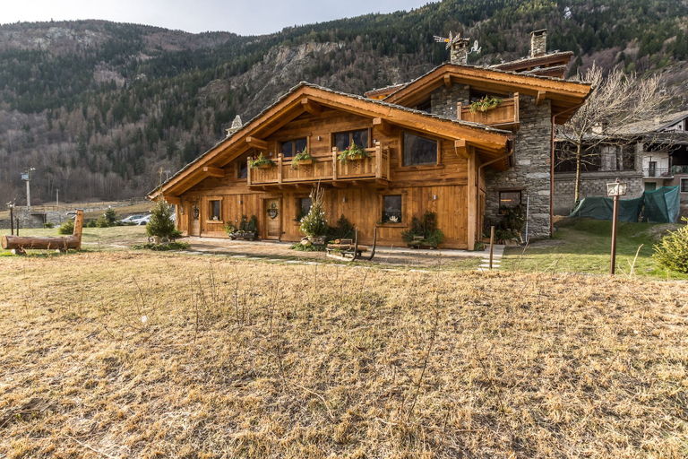 Exterior & Views 2, Affittacamere Annie-Parblanc, Aosta