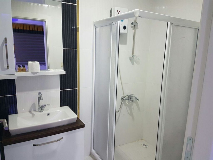 Bathroom, Lara Suit, Merkez