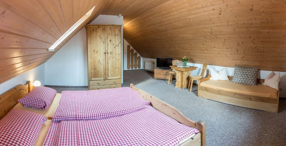 Bedroom 3, Pension & Gaststätte Am Roten Hammer, Erzgebirgskreis