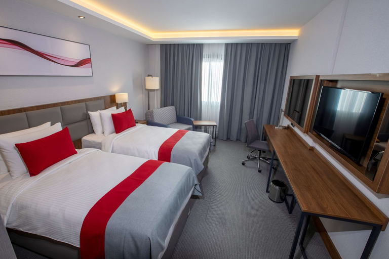 Bedroom 3, Ramada by Wyndham Izmir Aliaga, Aliağa