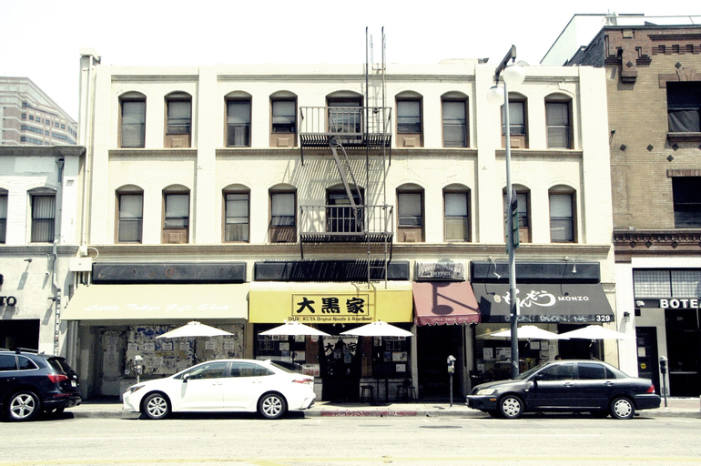 Exterior & Views