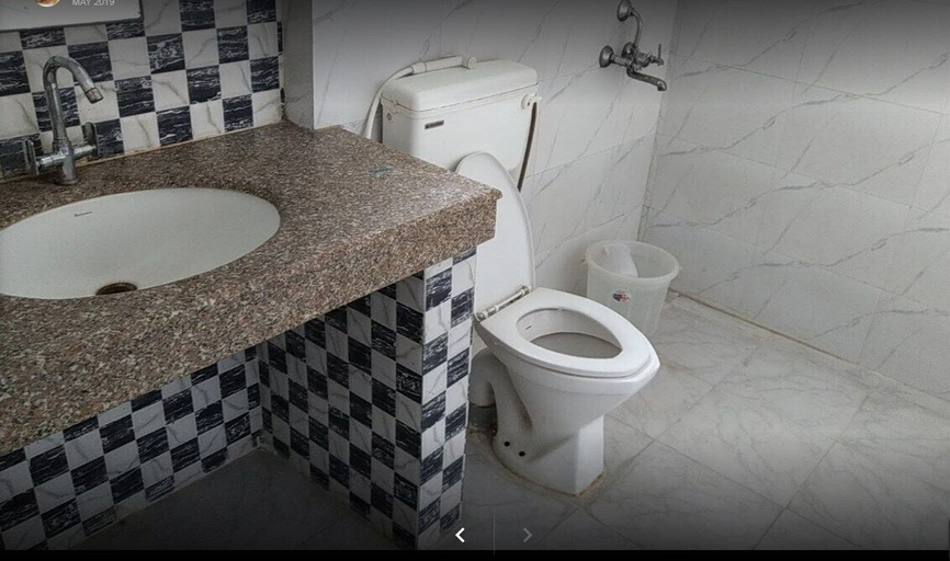Bathroom 4, Hello Stay Green, Gautam Buddha Nagar