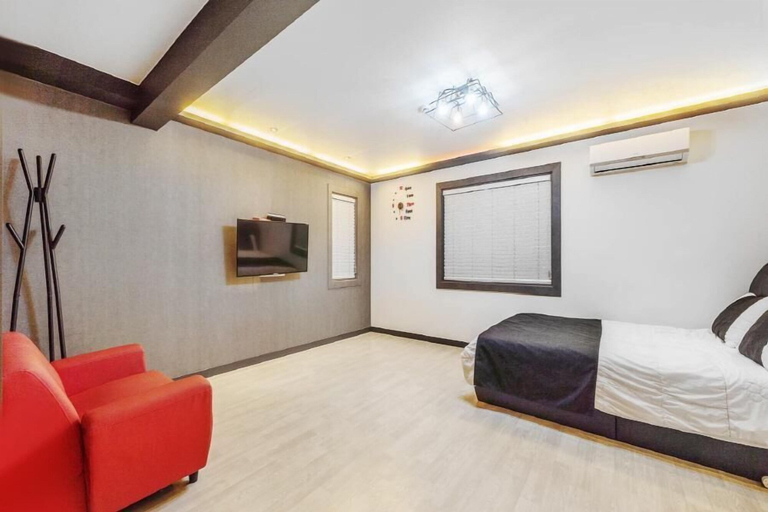 Bedroom 1, Gangneung Pradaevas Pension, Gangneung