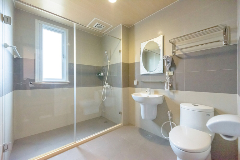 Bathroom 3, Shang Shing Yue Mu, Penghu