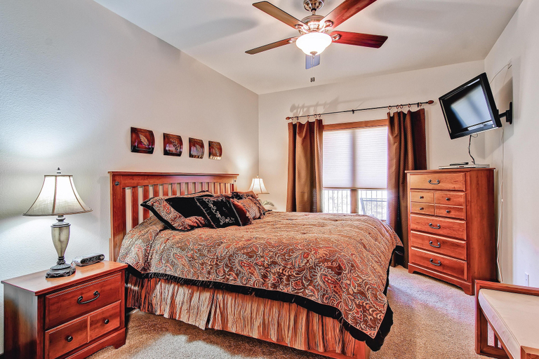 Bedroom, Black Canyon Inn Unit F7 Deluxe, Larimer