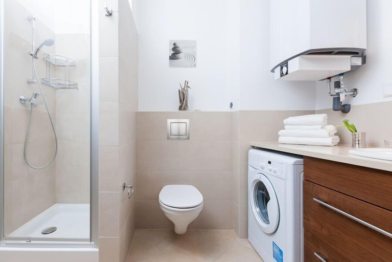Bathroom 4, Aquamarina, Kamień