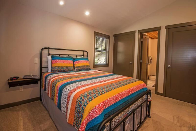Bedroom 1, 11 Pine Bough, Deschutes