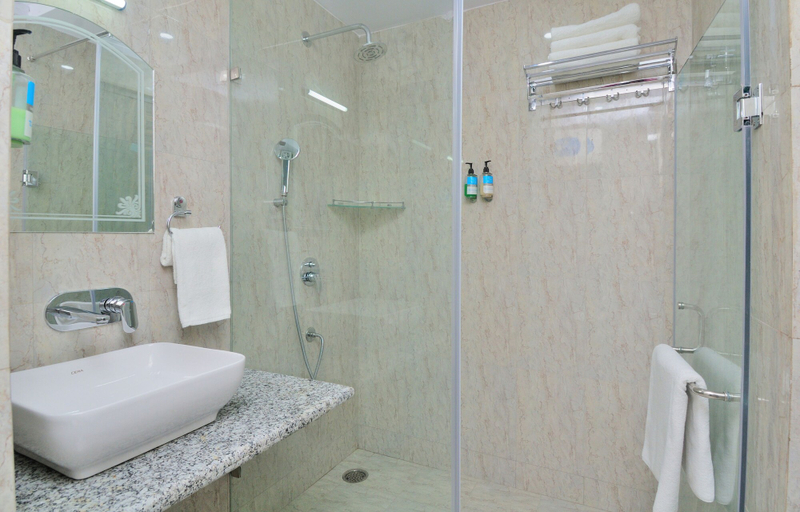 Bathroom 4, Trimrooms Mount Blue, Jaipur
