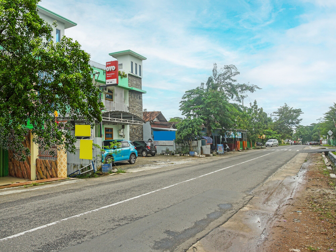 Others 4, OYO 1804 Guest House Oema'h Opa, Metro