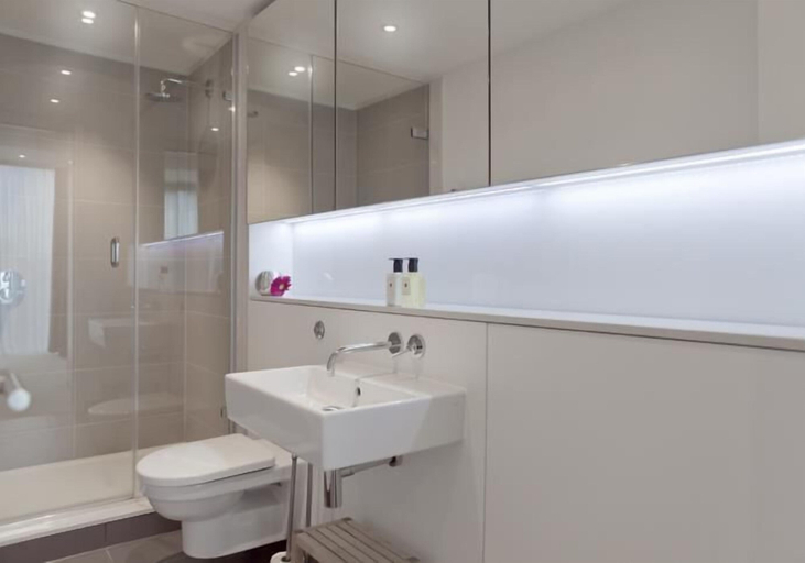 Bathroom 3, Stay Metro Aparthotels Q-Mile, Edinburgh