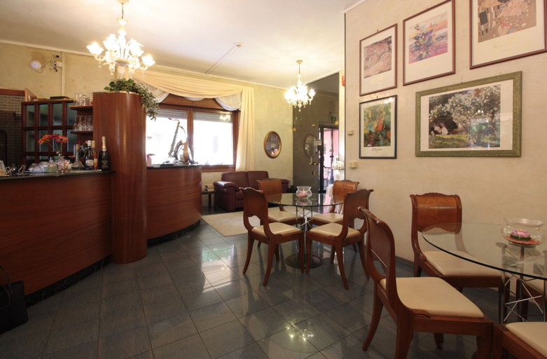 Food & Drinks 4, Hotel Rose & Crown, Reggio Nell'Emilia