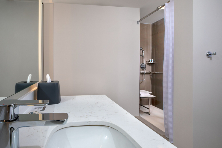 Bathroom 4, Hyatt House Lewes/Rehoboth Beach, Sussex
