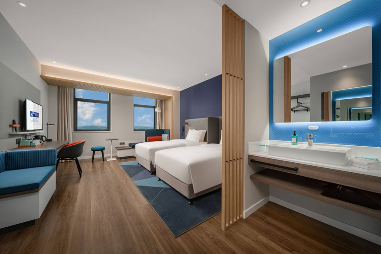 Bedroom 4, Holiday Inn Express RONGCHENG S&T PARK by IHG, Weihai