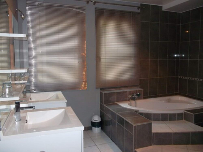 Bathroom 5, Chambres d'Hotes L'Odysée, Meurthe-et-Moselle