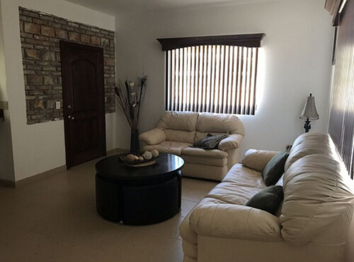 Others 5, Finca Chavez, Ensenada