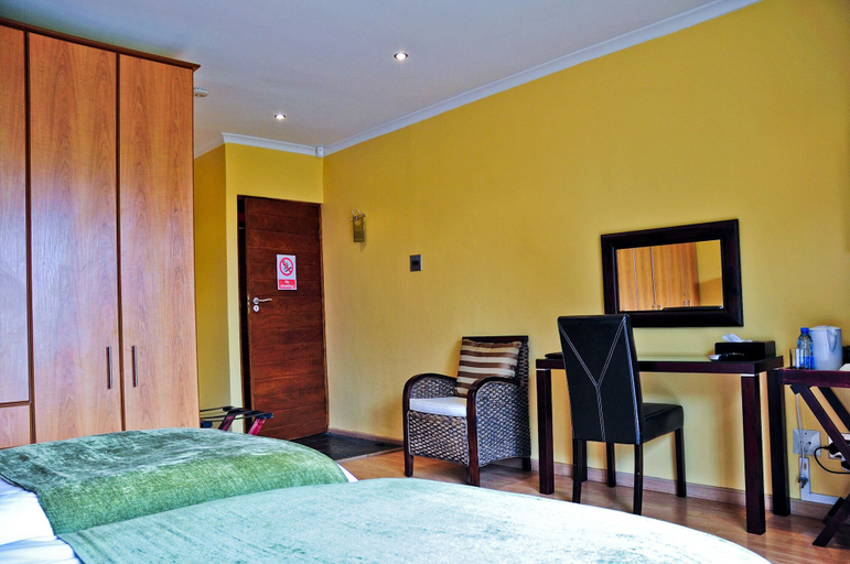 Bedroom 2, Mandalay Beach B & B, City of Cape Town