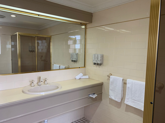 Bathroom 3, Heritage Motor Inn Goulburn, Goulburn Mulwaree - Goulburn