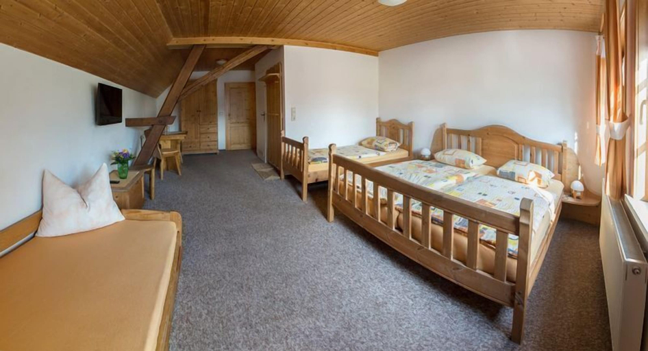 Bedroom 4, Pension & Gaststätte Am Roten Hammer, Erzgebirgskreis