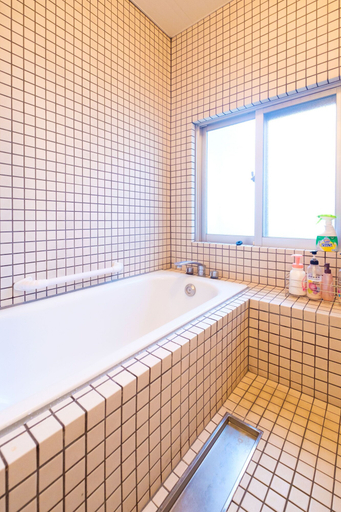 Bathroom 4, amber moon, Ishigaki