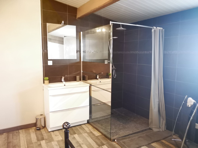 Bathroom 4, Le Temps D'une Pause à Boursault, Marne