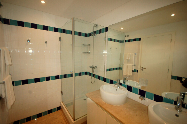 Bathroom 3, Varandas de Carteira, Loulé