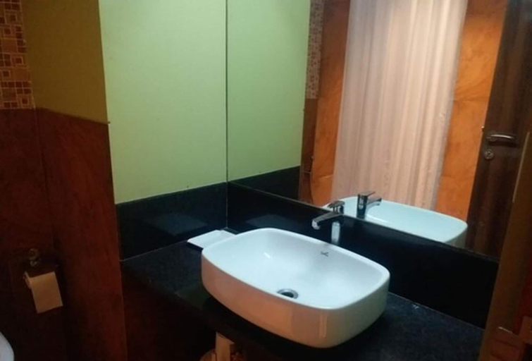 Bathroom 3, Hotel Shamrock Greens, Raipur