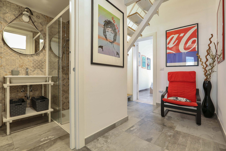 Room 4, 1991 Suite Verdi, Lecce