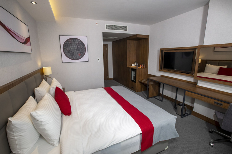 Bedroom 2, Ramada by Wyndham Izmir Aliaga, Aliağa