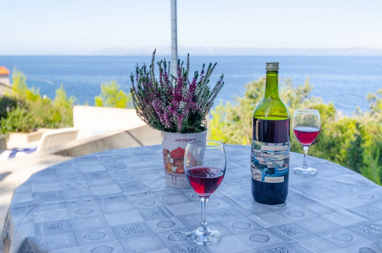 Food & Drinks, Seafront Holiday Home Marija, Blato